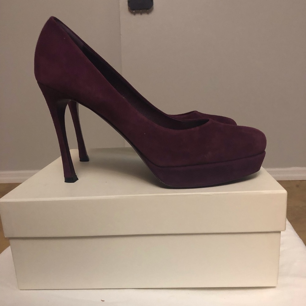 Yves Saint Laurent Gisele 80 Pump